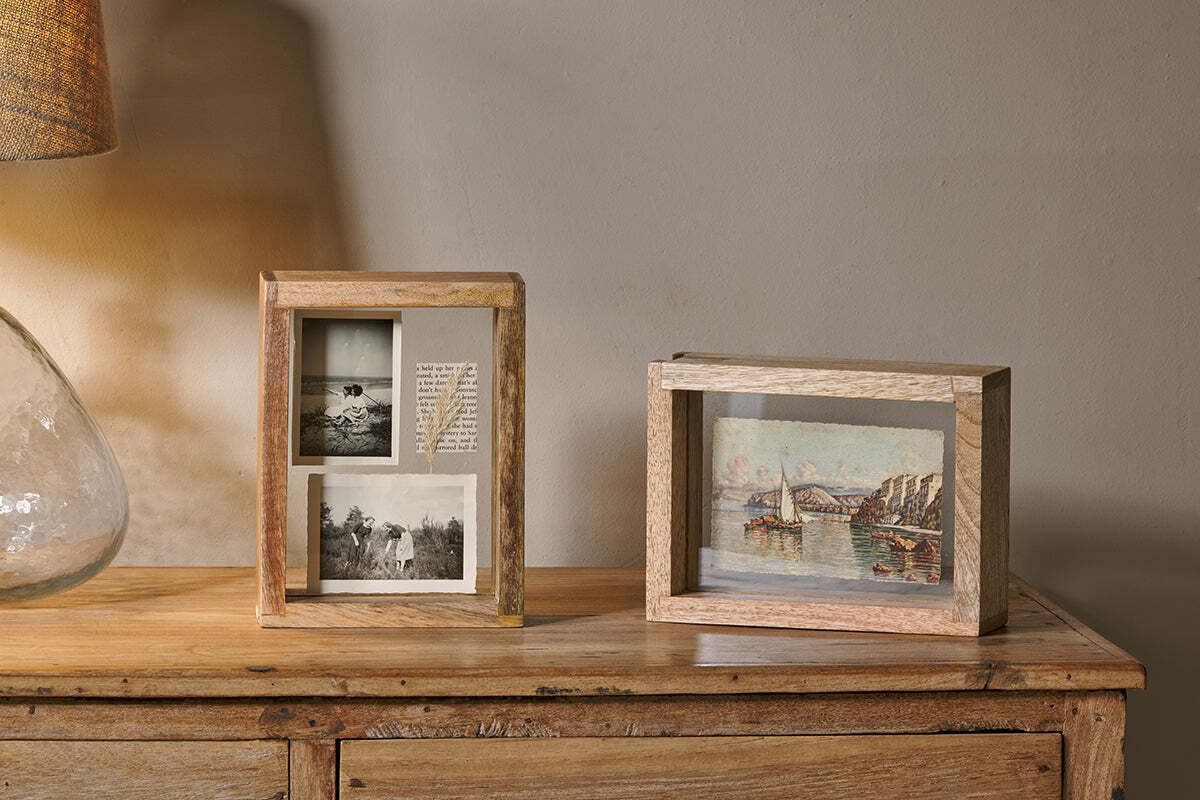 Indu Standing Mango Wood Frame